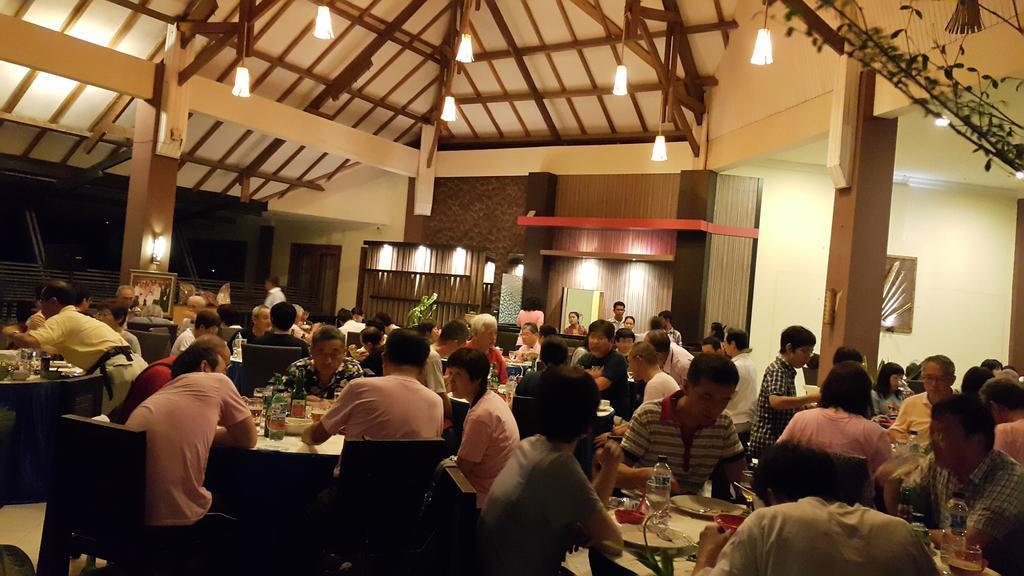 Kampoeng Nelayan Hotel ปาลู ภายนอก รูปภาพ