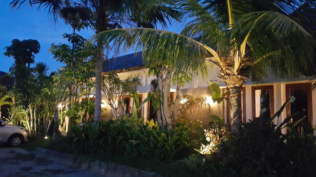 Kampoeng Nelayan Hotel ปาลู ภายนอก รูปภาพ
