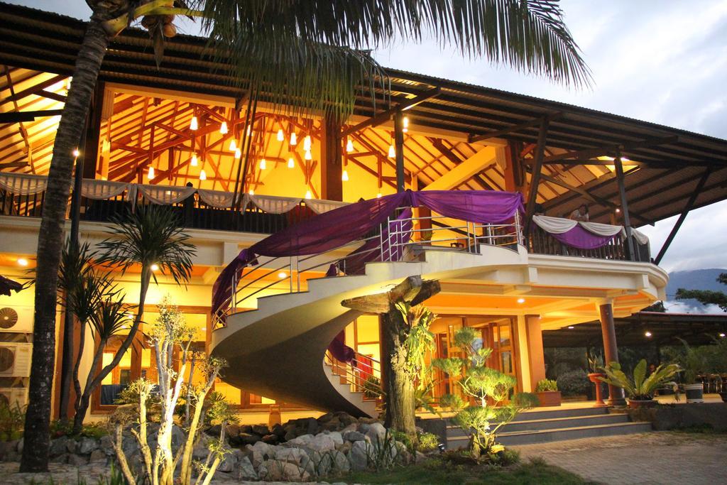 Kampoeng Nelayan Hotel ปาลู ภายนอก รูปภาพ