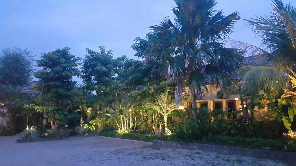 Kampoeng Nelayan Hotel ปาลู ภายนอก รูปภาพ