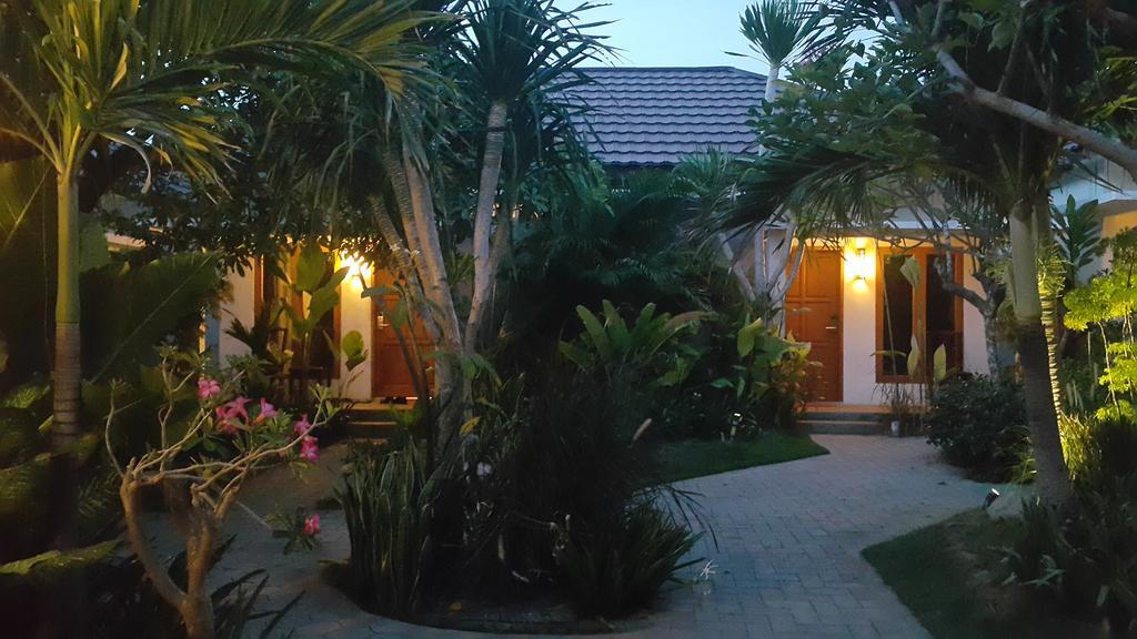 Kampoeng Nelayan Hotel ปาลู ภายนอก รูปภาพ